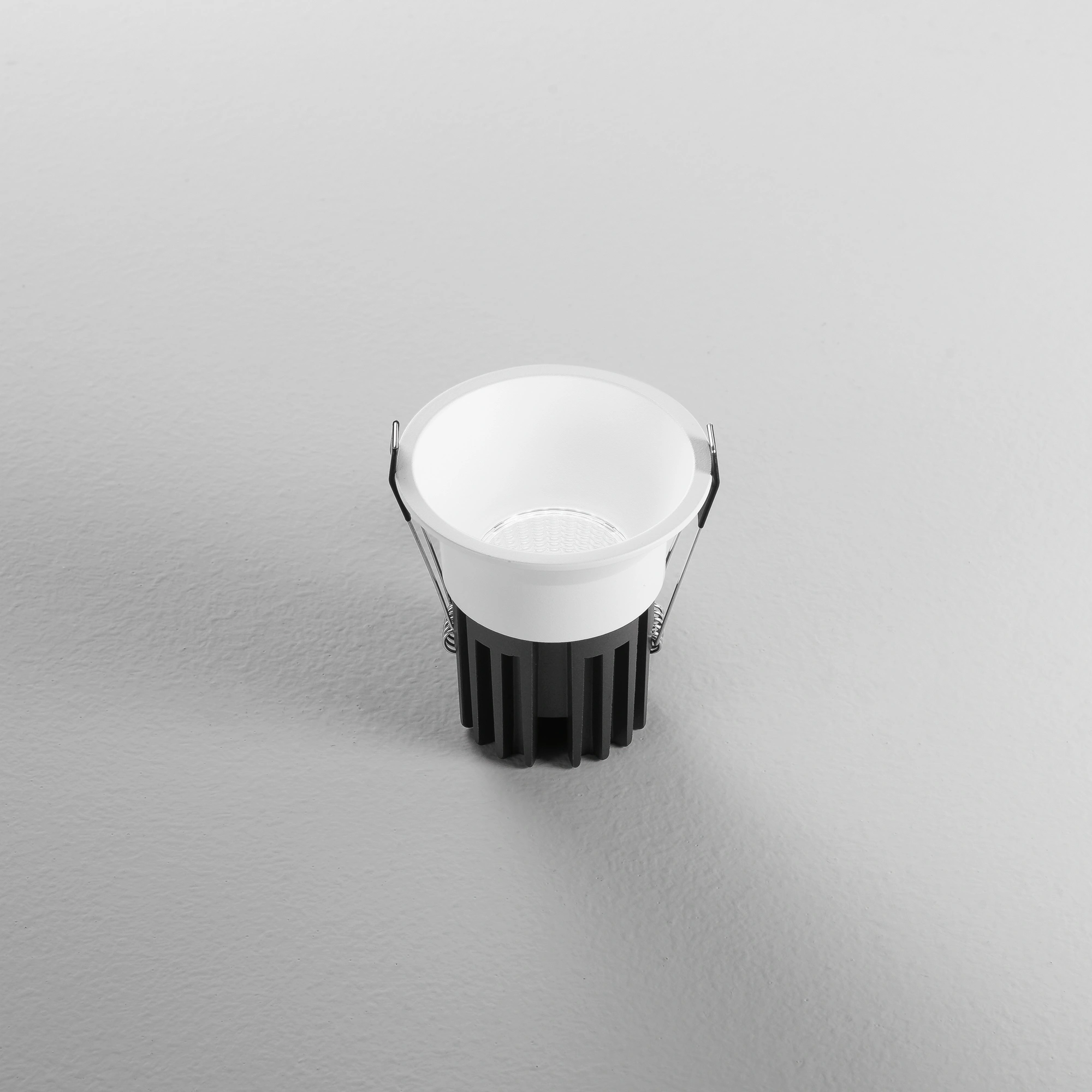 Intec Stropni LED reflektor QUARK 18W 3000/4000K Ø80mm Bijeli