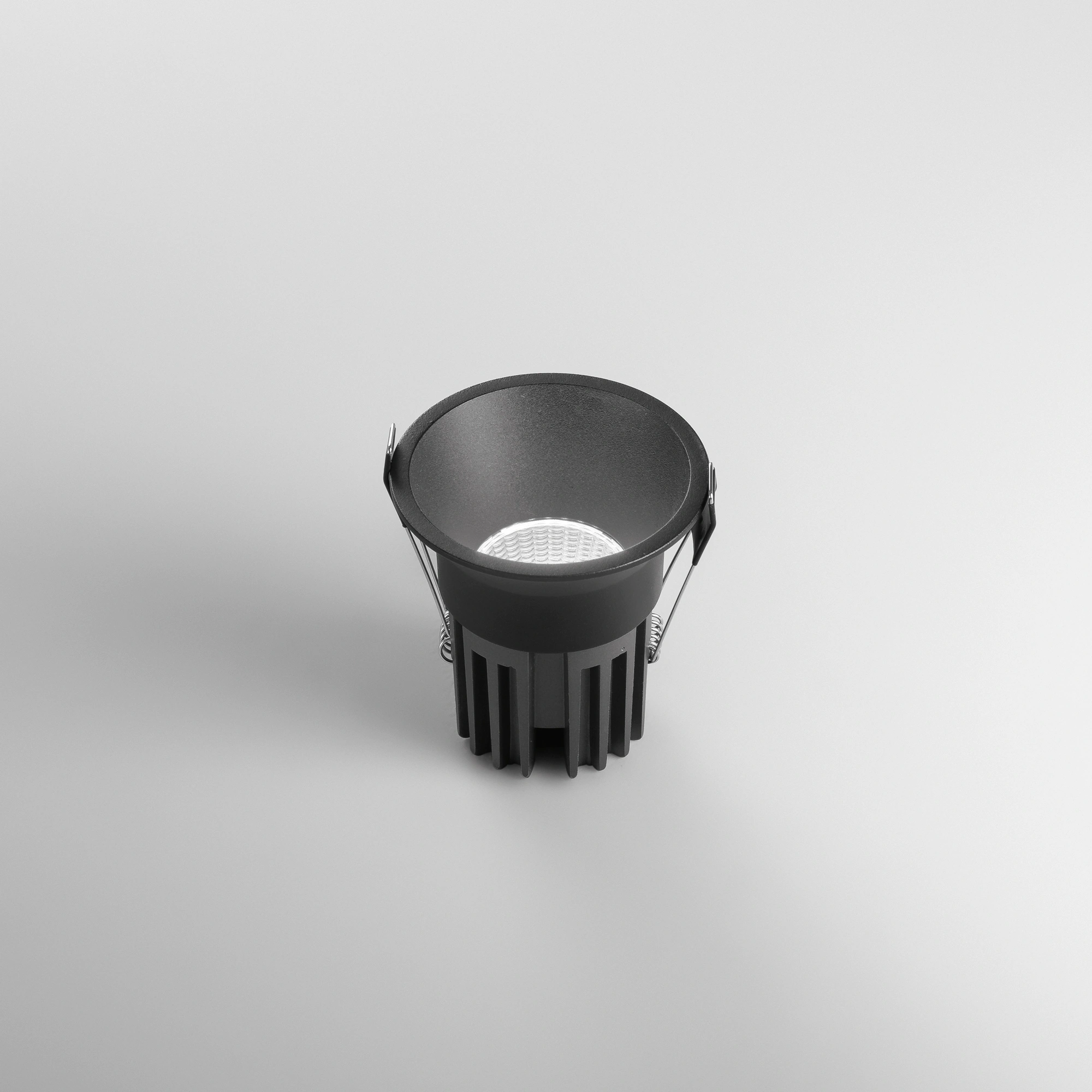 Intec Stropni LED reflektor QUARK 18W 3000/4000K Ø80mm Crni