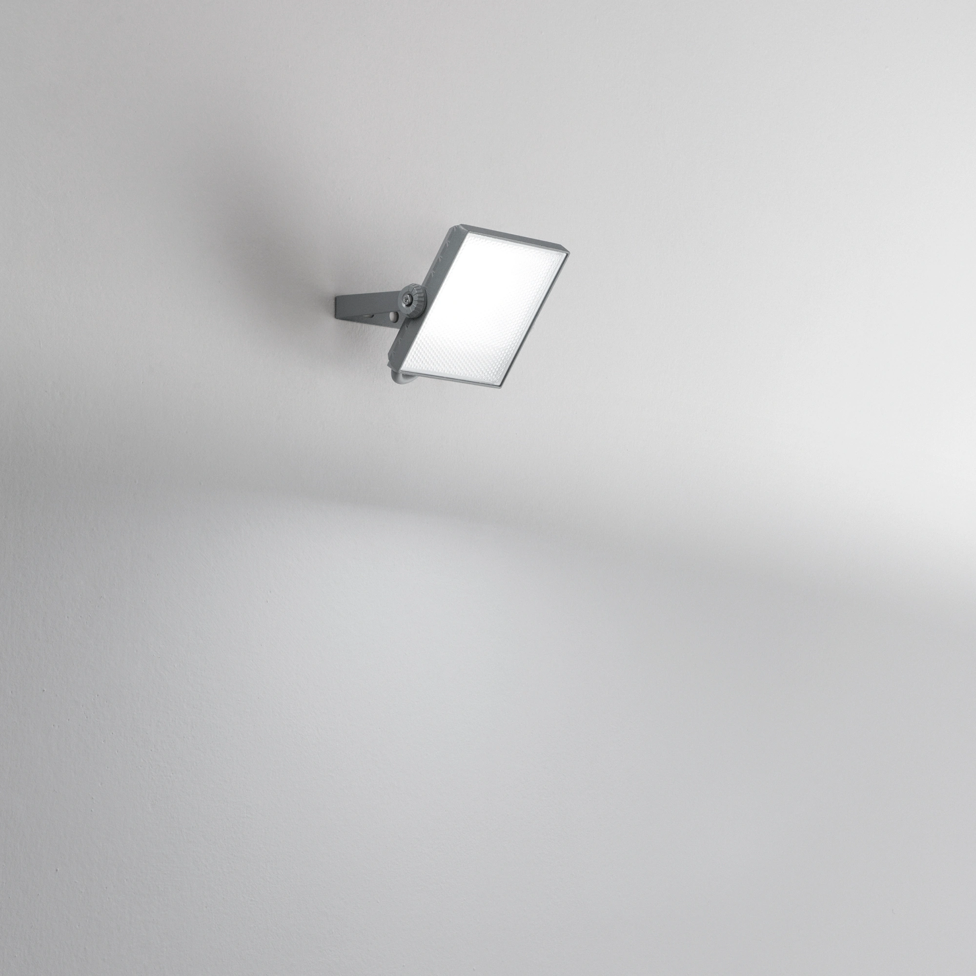 Intec Zidni LED reflektor AXEL sa senzorom 1x10W 3000/4000K Aluminij Srebrni