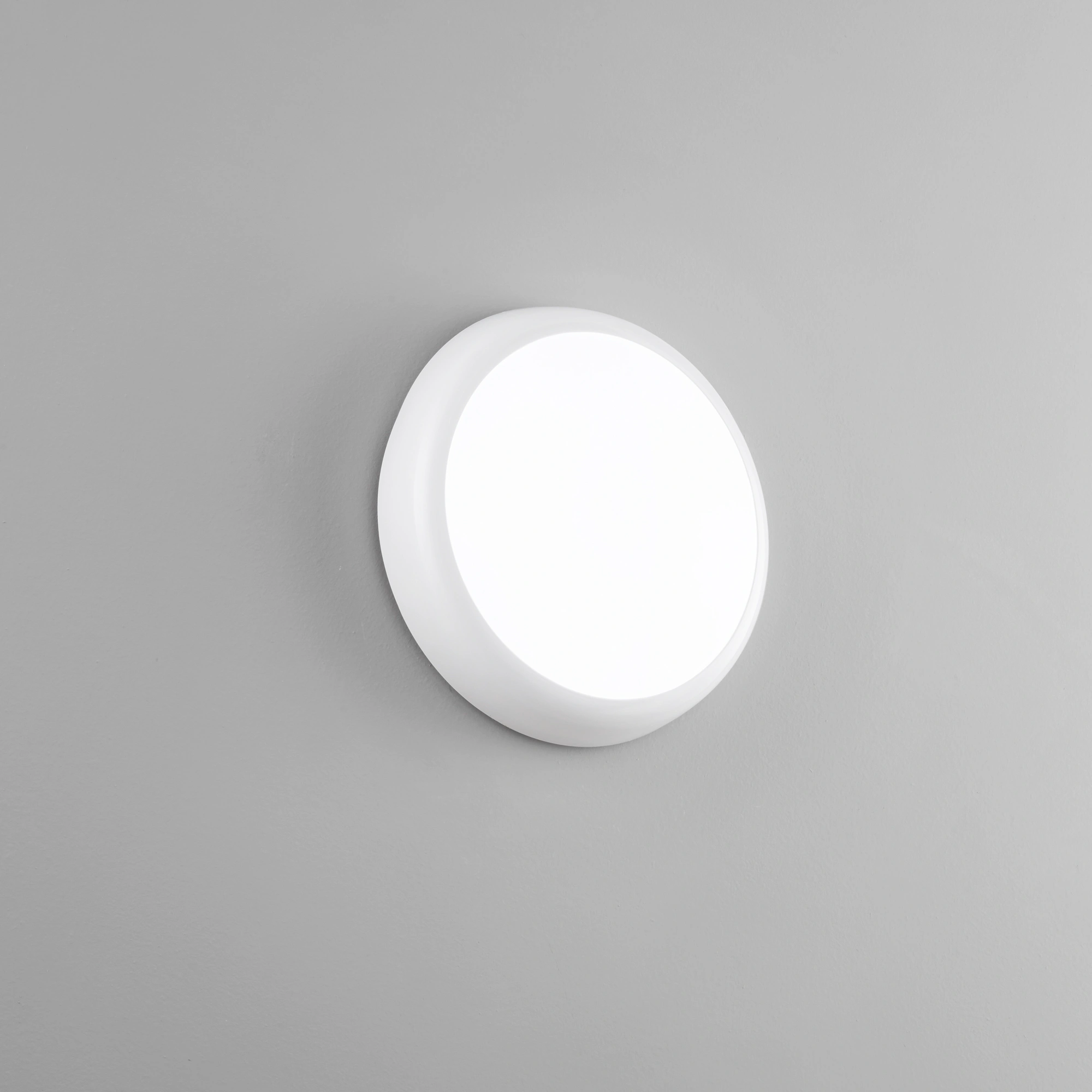 Intec LED plafonjera sa senzorom HUBLOT SENS 18W 3000/4000/6500K PC Bijela