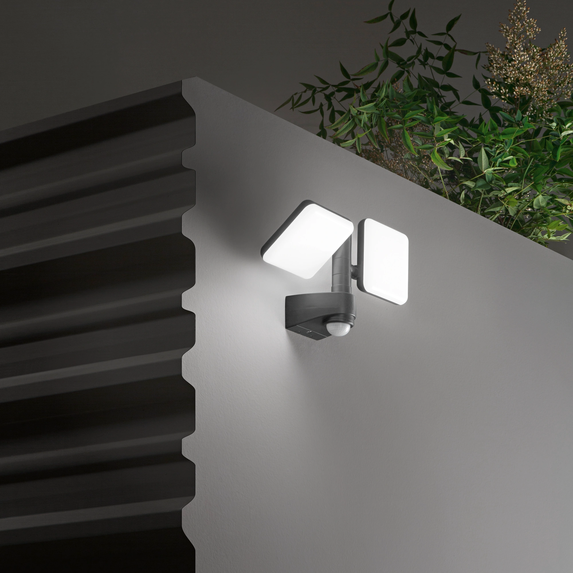 Intec Zidni LED reflektor SAT sa senzorom 2x10W 4000K Termoplastika Antracit