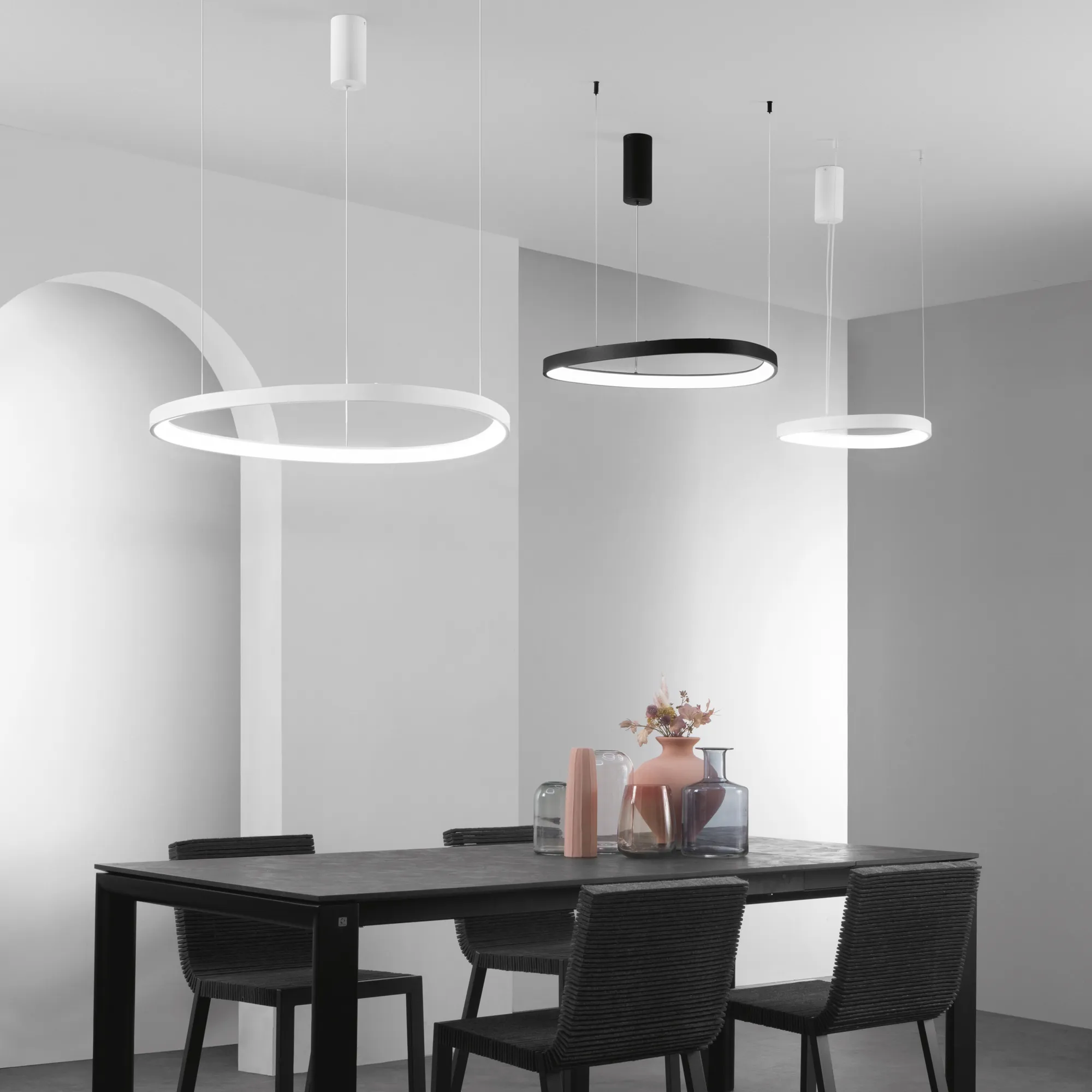 Luce Design LED Visilica KLAPTON 80W 3000/4000/6500K Crna